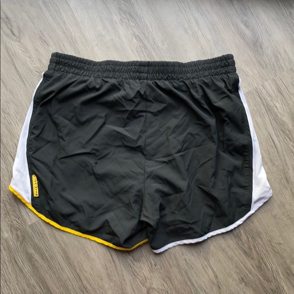 LIVESTRONG Nike shorts - Picture 3 of 4